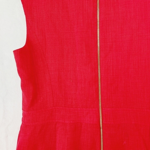 Ellen Tracy Cherry Red Sheath Key Hole Gold Hardware Waist Detail Dress P2039 - Picture 5 of 9